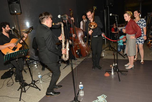 min 2015 12 05 tours swing 336